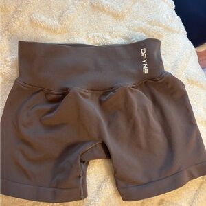 Dfyne High-Waisted impact Shorts - Truffle